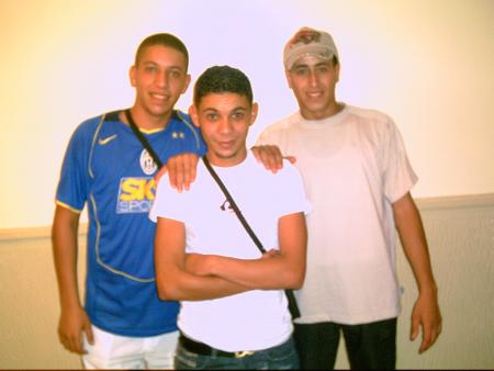 de gauche a droite:moi yassinne et abess